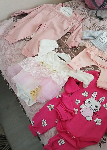 Dantel Detaylı Nakışlı Pembe Bebek Kız Takımı