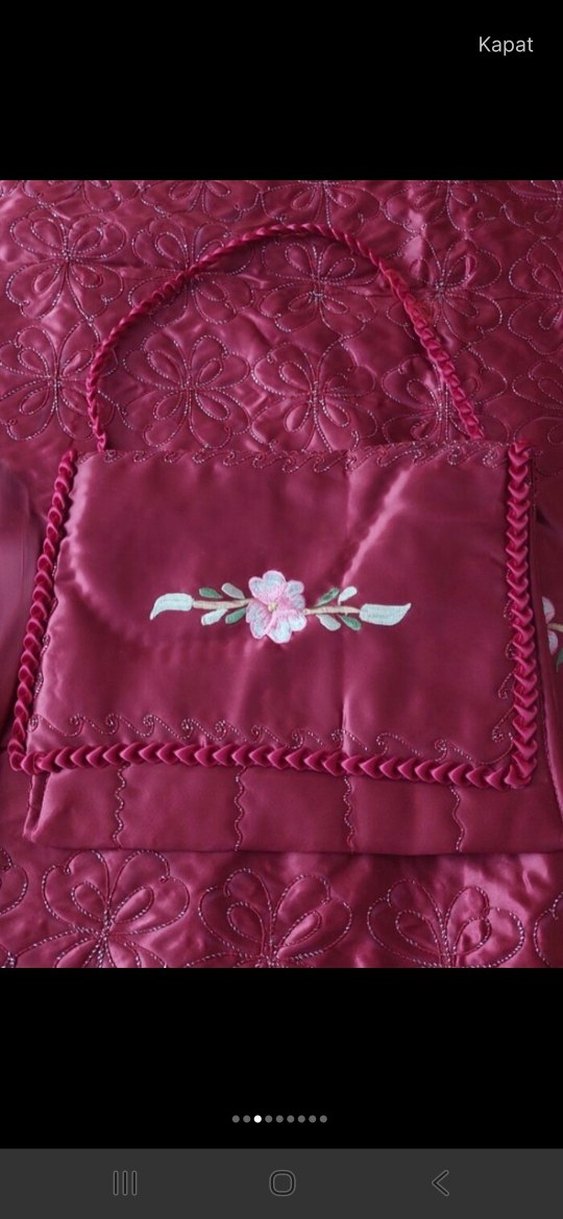 Bordo İşlemeli Yatak Örtüsü - Görsel 3