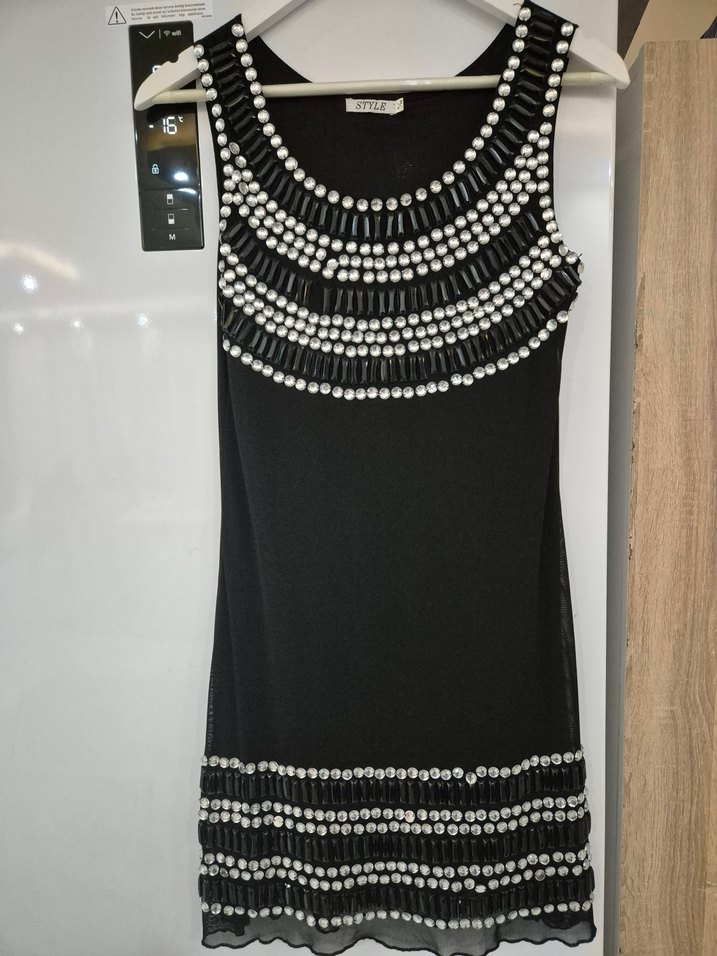 Boncuk İşlemeli Siyah Midi Abiye Elbise - Görsel 4