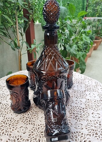 Beden Kehribar rengi likör takımı