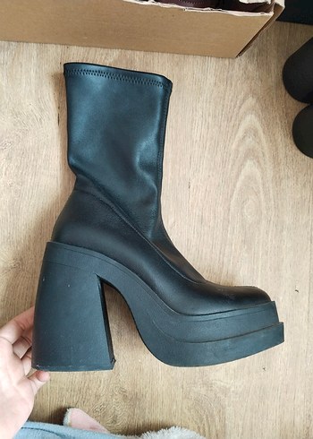 37 Beden Bershka streç topuklu platform bot