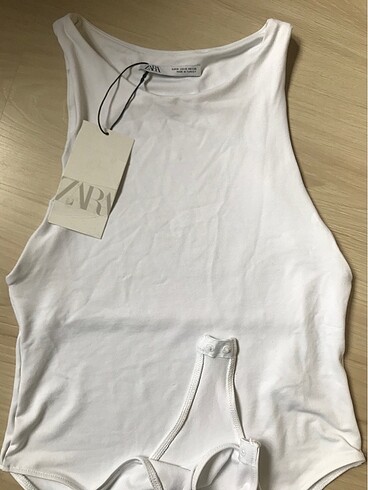 ZARA HALTER YAKA BODY