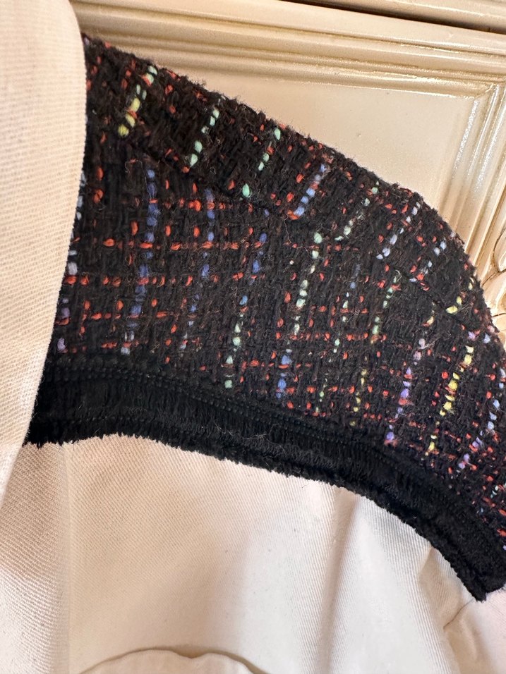 Boncuk Puskullu Uzun Kollu Beyaz Gömlek - Görsel 5