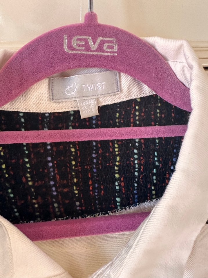 Boncuk Puskullu Uzun Kollu Beyaz Gömlek - Görsel 3