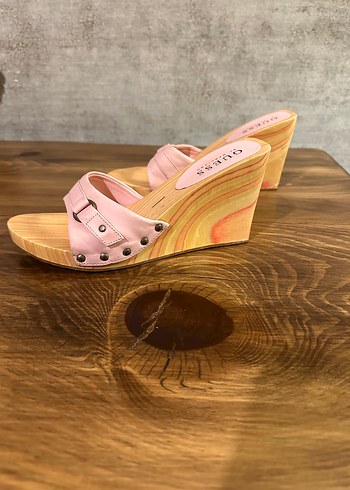 Guess Pembe Ahşap Topuklu Kadın Terlik - Görsel 3