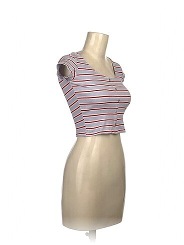 Diğer PreLoved T-shirt %70 İndirimli.
