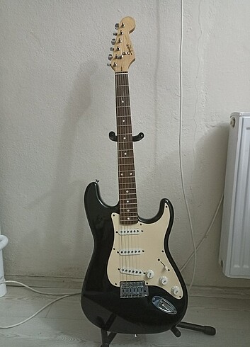 Bullet Strat with tremolo SSS 