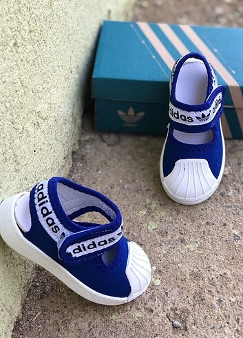 Adidas Yeni etiketli sandalet ayakkabı