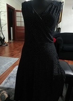 Siyah puantiyeli elbise 