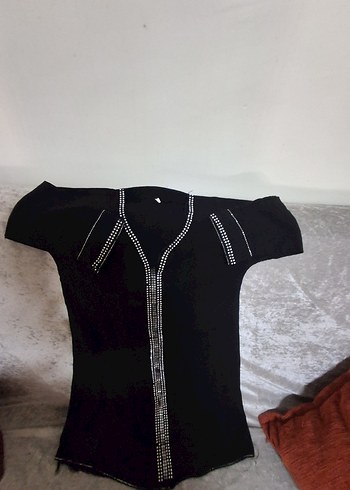V Yaka Siyah Gotik Kısa Kollu Bluz
