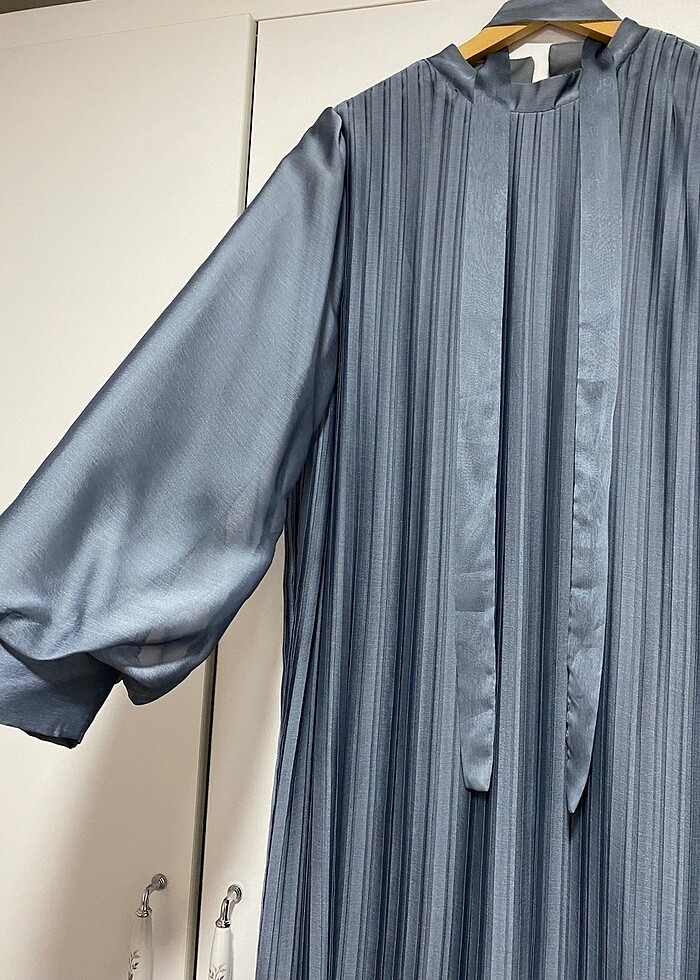 Pileli Abiye Kumaş Gri Elbise - Görsel 3