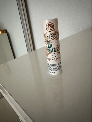 Yves Rocher onarıcı dudak balmı