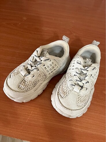 23 Beden beyaz Renk Spor ayakkabı