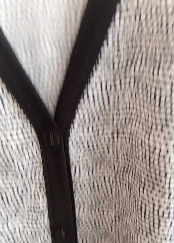 Gri V Yaka Düğmeli Kadın Hırka - Görsel 6