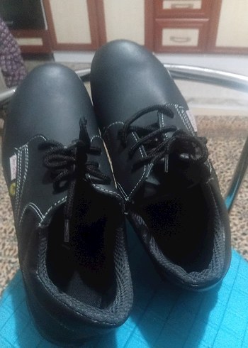 siyah bot - Görsel 2