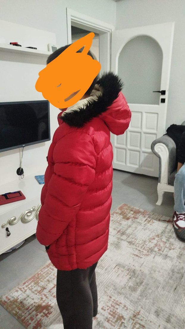 Kız Çocuk Kırmızı Kapüşonlu Kışlık Mont 10 11 yaş ası - Görsel 2