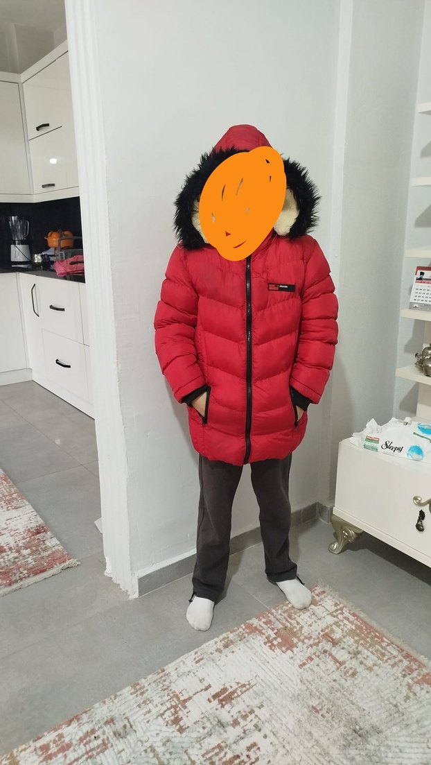Kız Çocuk Kırmızı Kapüşonlu Kışlık Mont 10 11 yaş ası - Görsel 3