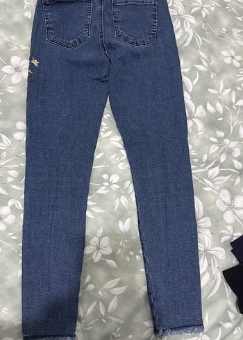 Nakışlı ve Pul İşlemeli Mavi Denim Pantolon - Görsel 3