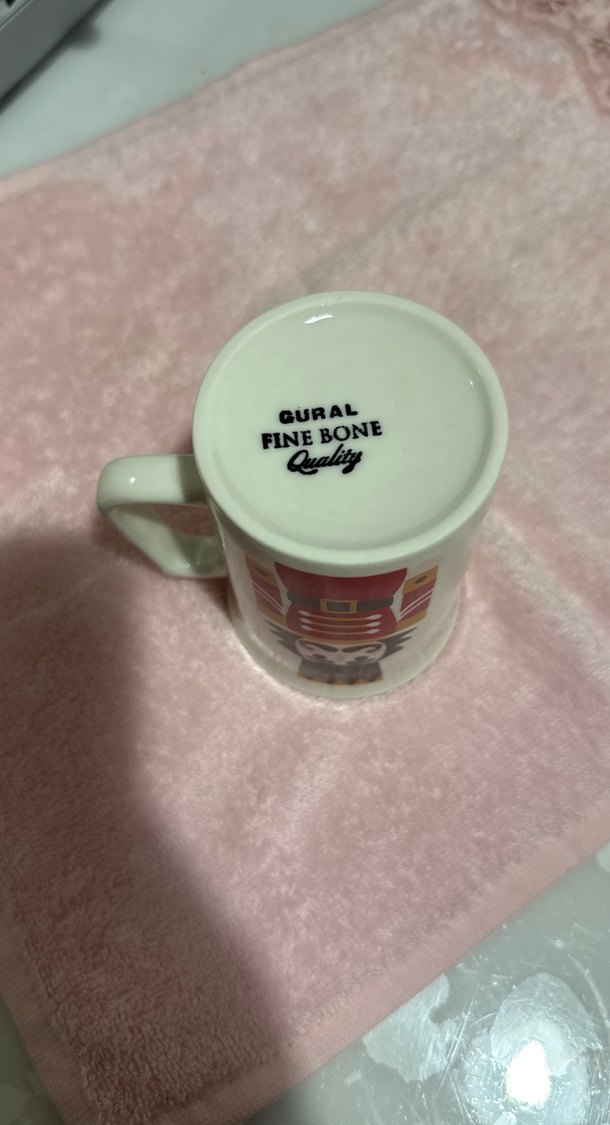 Renkli Asker Figürlü Beyaz Kupa - Görsel 3