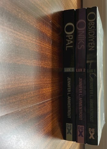Jennifer L. Armentrout - Lux Serisi 3 Kitap