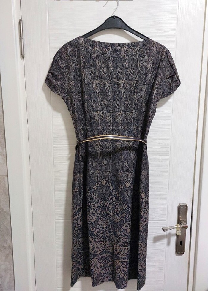 Kemer Detaylı Elbise - Görsel 3