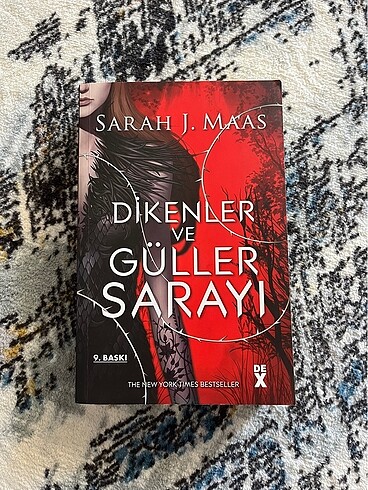 Dikenler ve güller sarayı