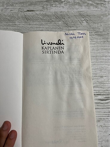  Beden Renk Kaplanın sırtında