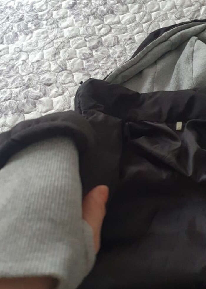 Kışlık kapüşonlu uzun şişme mont - Görsel 4