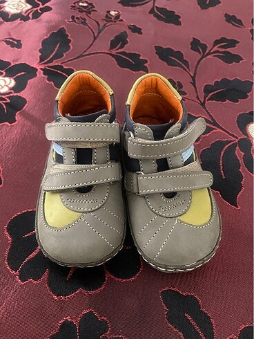 Erkek bebek ayakkabısı