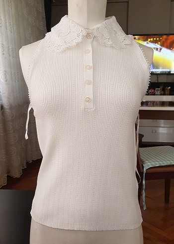 Dantel Yakalı Beyaz Örme Kolsuz Bluz - Görsel 3