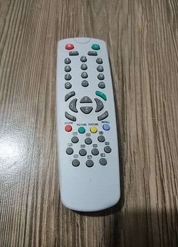 ÜNİVERSAL TV KUMANDASI