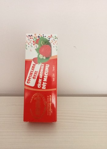 Çilek Aromalı Diş Macunu 75 ml