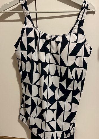 Kadın Siyah Beyaz Desenli Spor Mayo - Görsel 4