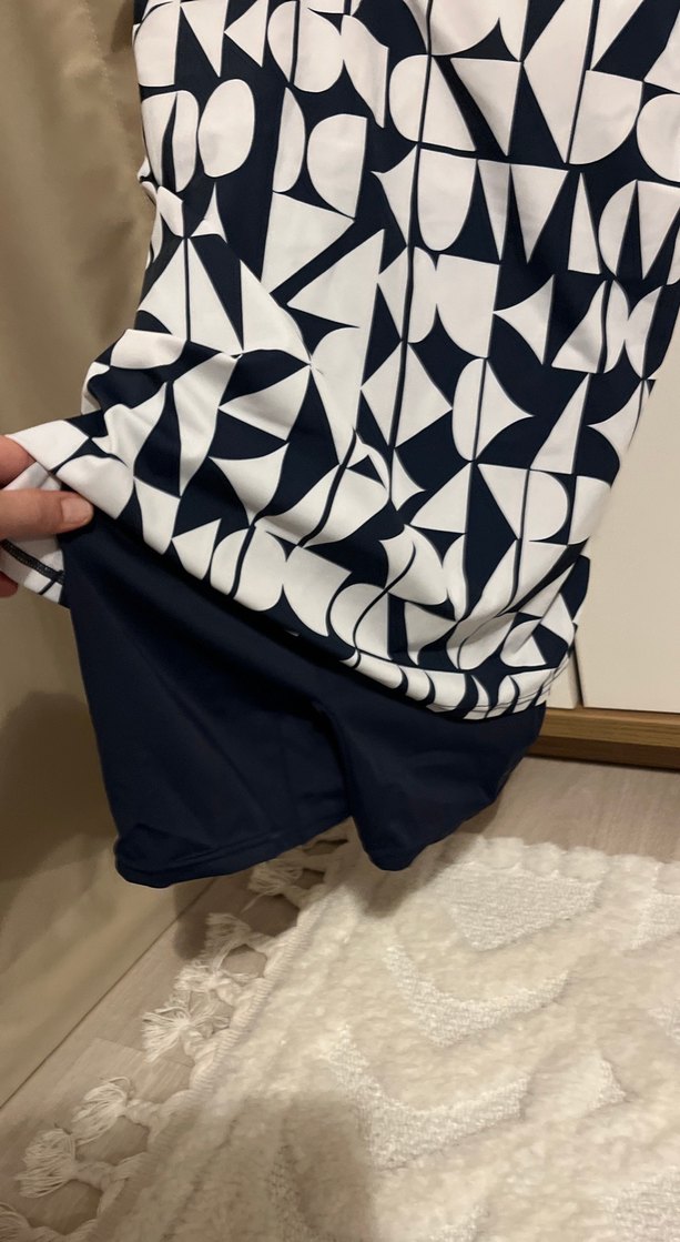 Kadın Siyah Beyaz Desenli Spor Mayo - Görsel 3