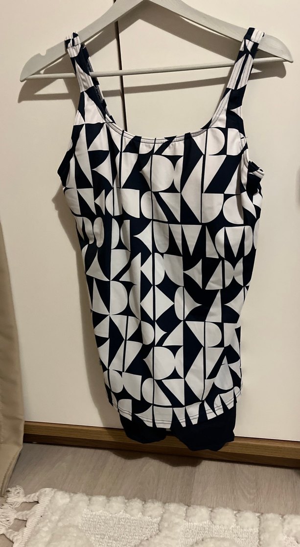 Kadın Siyah Beyaz Desenli Spor Mayo - Görsel 2