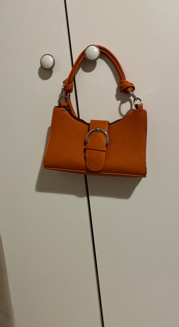 Kilit Tokalı Parlak Kahverengi Deri Çanta - Görsel 4