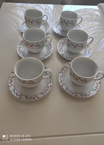 Kütahya Porselen Nescafe fincanı