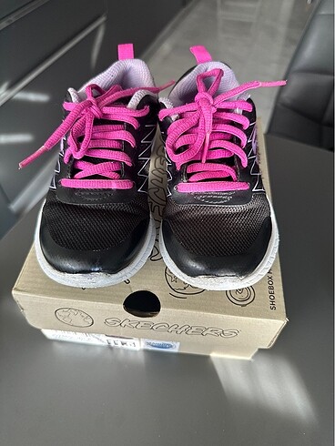 Skechers Skechers 28 numara kutulu ve temiz