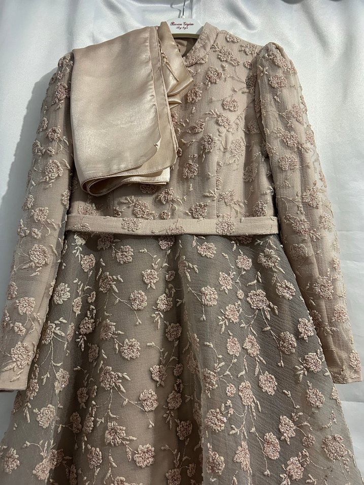 Bej İşlemeli Abiye bir kere kullanıldı.şal dahildir - Görsel 2