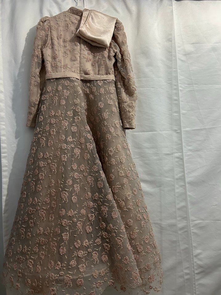 Bej İşlemeli Abiye bir kere kullanıldı.şal dahildir - Görsel 3