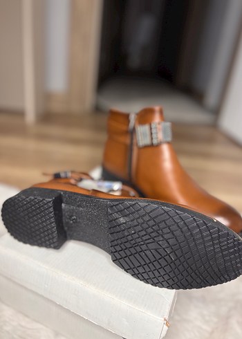 Klasik Kahverengi Deri Tokalı Kadın Botu - Görsel 7