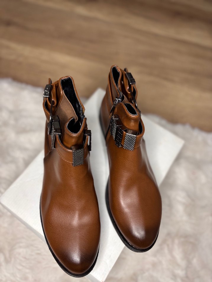 Klasik Kahverengi Deri Tokalı Kadın Botu - Görsel 4