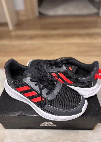 Adidas Gri Kırmızı Unisex Spor Ayakkabı - Görsel 2