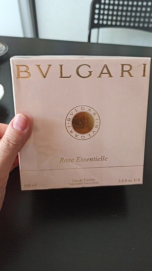 Bvlgari (rose essentielle)