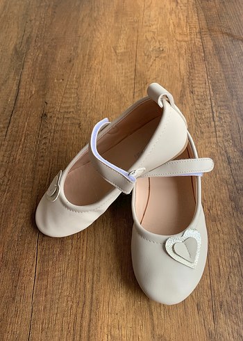 Kırık beyaz gösteri ayakkabısı - Görsel 2