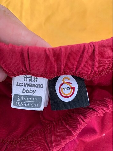 24-36 Ay Beden Galatasaraylı alt üst pijama takımı