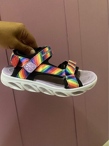 32 Beden çeşitli Renk Skechers sandalet