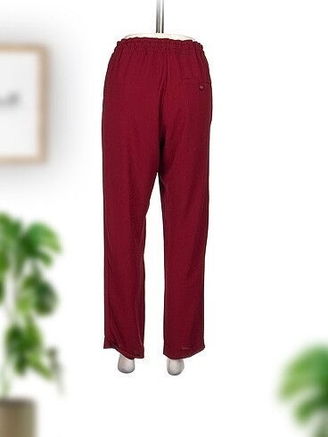 m Beden Zara Kumaş Pantolon %70 İndirimli.