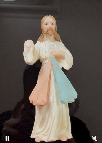 Beyaz İsa Figürü - Görsel 4