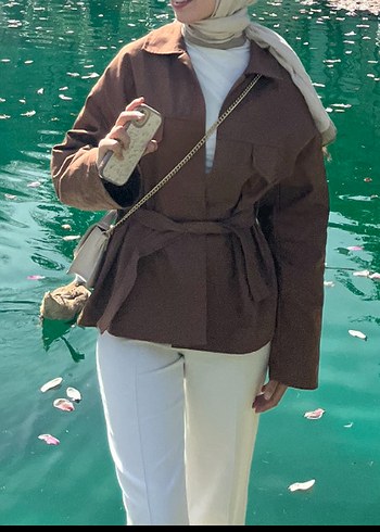 Bej Kemerli Kadın Ceket - Görsel 2